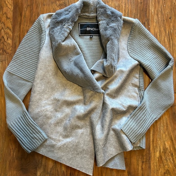 BNCI by Blanc Noir Jackets & Blazers - BNCI Blanc Noir Women’s Size Medium Faux Fur